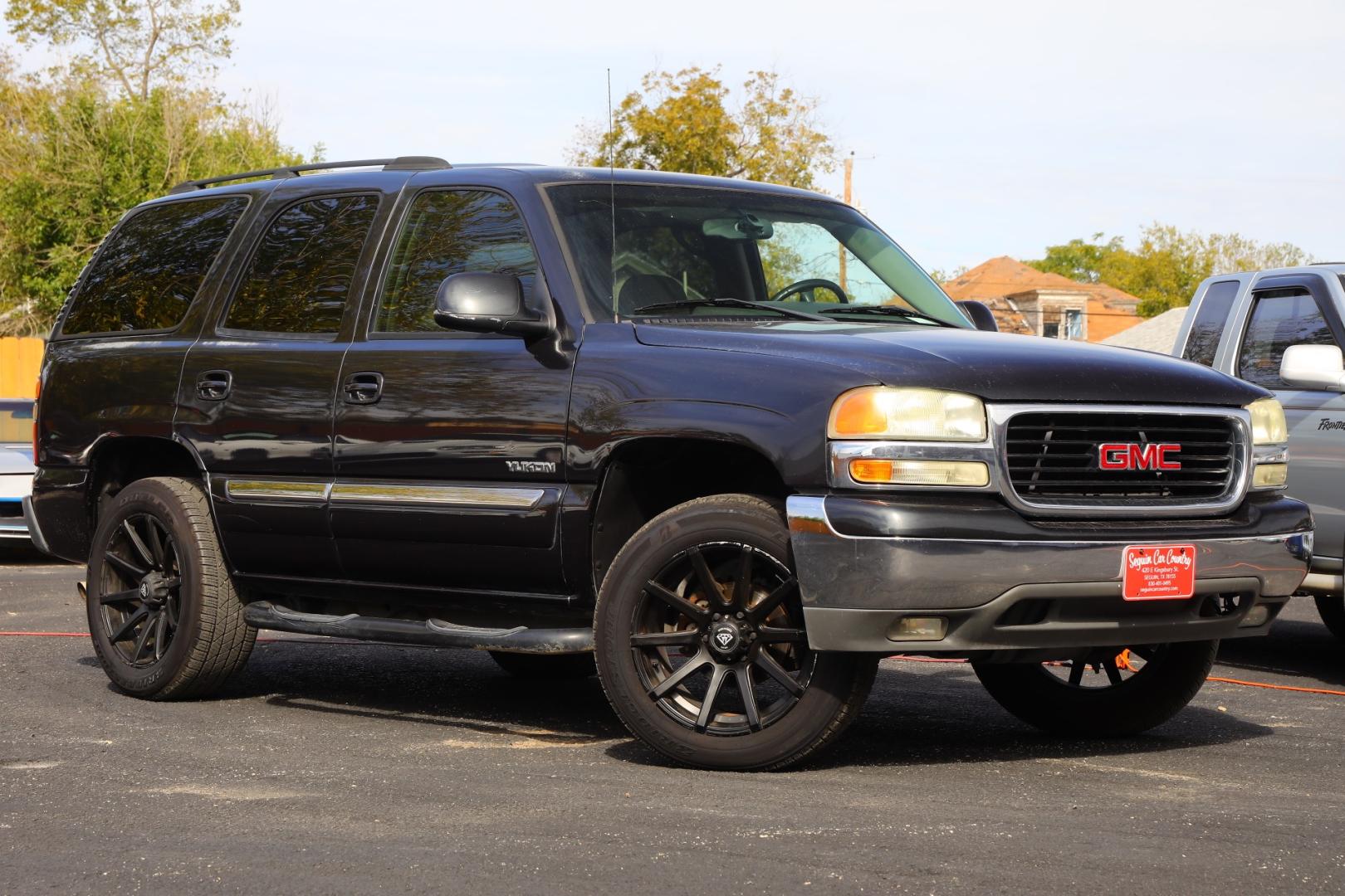 2004 GMC YUKON 2WD (1GKEC13V84J) with an 4.8L V8 OHV 16V engine, 4-SPEED AUTOMATIC transmission, located at 420 E. Kingsbury St., Seguin, TX, 78155, (830) 401-0495, 29.581060, -97.961647 - Photo#0